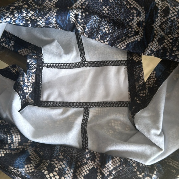 FLEO Python Shorts - Picture 4 of 5